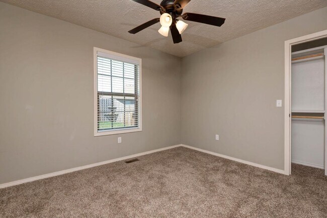 Foto del edificio - Republic Schools - Gorgeous 3 Bed 2 Bath 3...