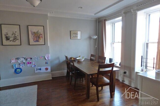 Foto del edificio - 4 bedroom in brooklyn NY 11215