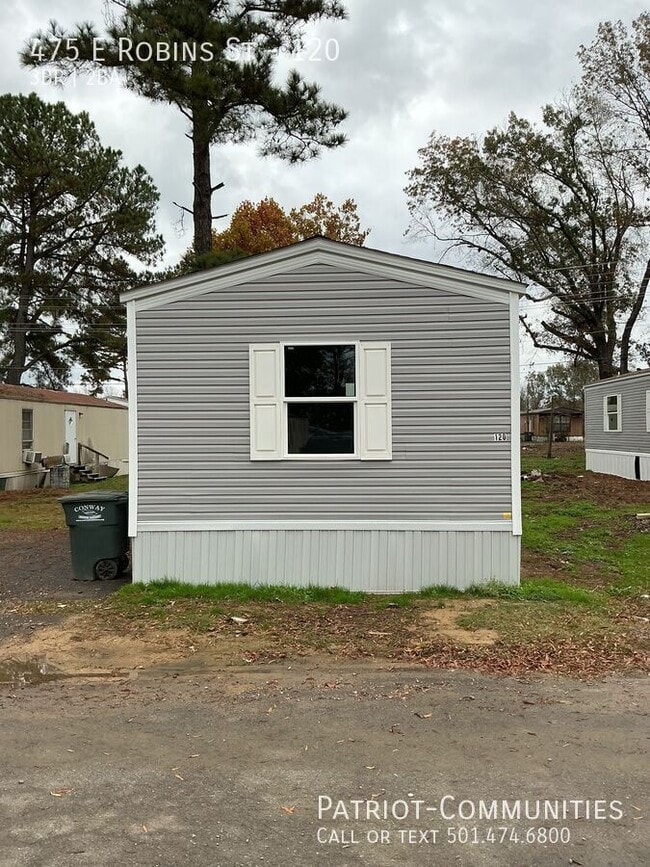 Building Photo - 475 E Robins St