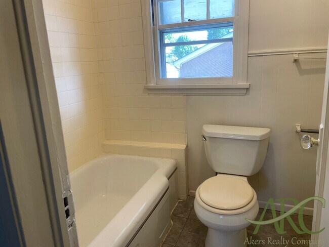 Foto del edificio - 2318 St Clair Ave.