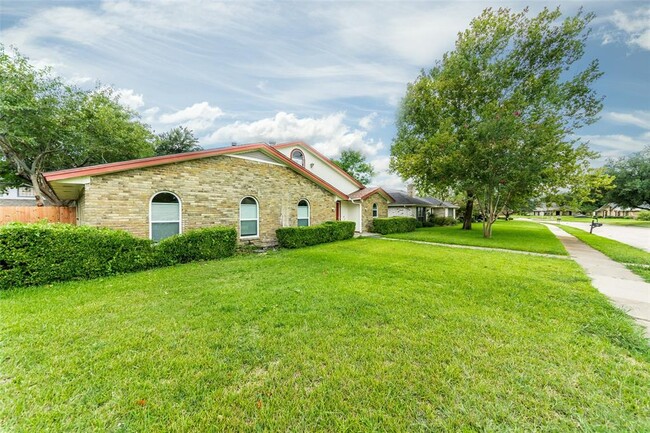 Building Photo - 3200 Kingsbridge Dr