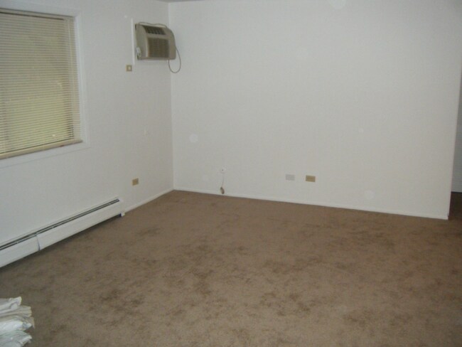 Foto del edificio - 547 Brookside Dr