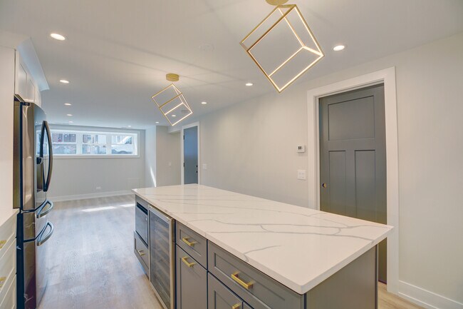 Foto del edificio - 3248 W Warner Ave