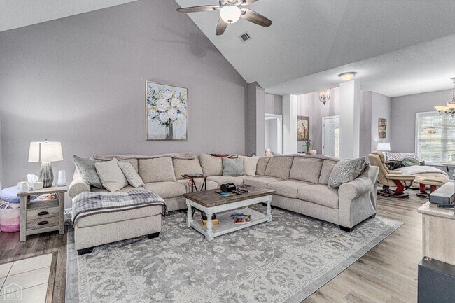 Foto del edificio - Now Available in Valley View School District!