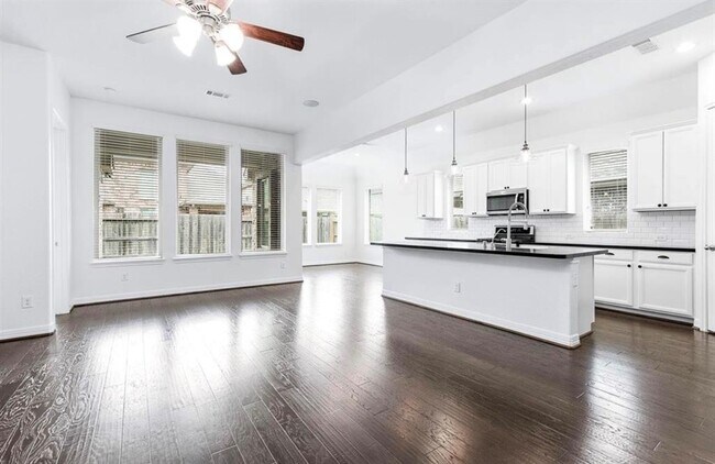Foto del edificio - 9710 Autumn River Ln