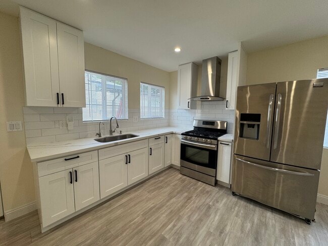 Building Photo - 756 Harps St