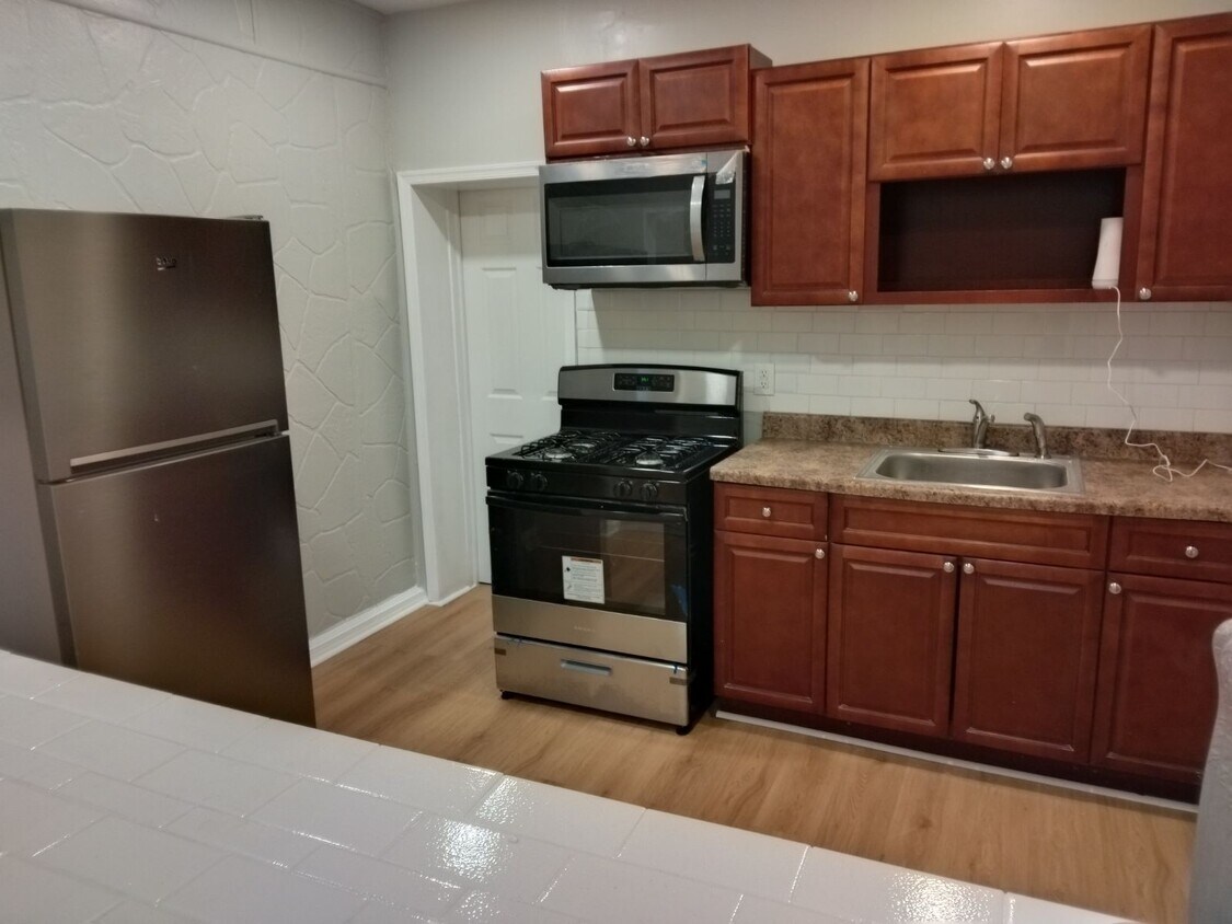 Foto principal - 102 N Edgewood St