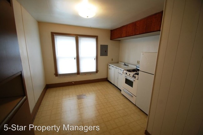 Building Photo - 1 br, 1 bath House - 523-1/2 S. Main Street