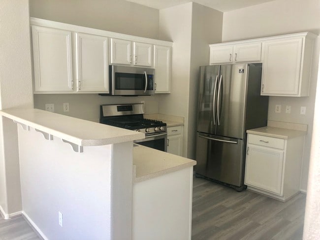 Building Photo - 705 Respectful Ridge Ave