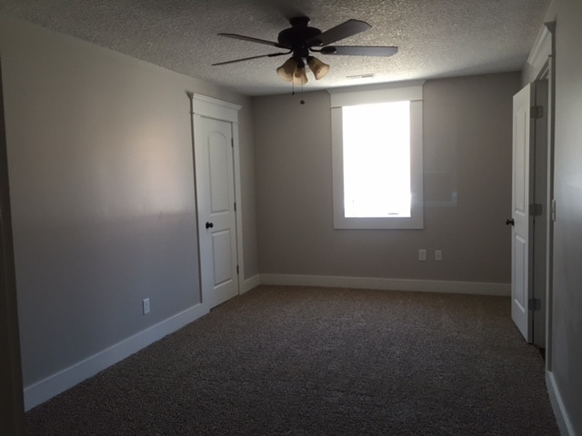 Building Photo - ATTENTION STUDENTS: 4 BEDROOM DOWNTOWN APA...