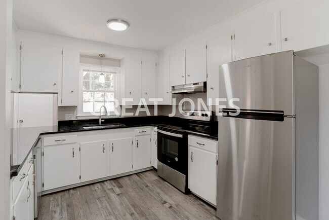 Foto del edificio - NOW OFFERING 1/2-MONTH FREE OFF FIRST FULL...
