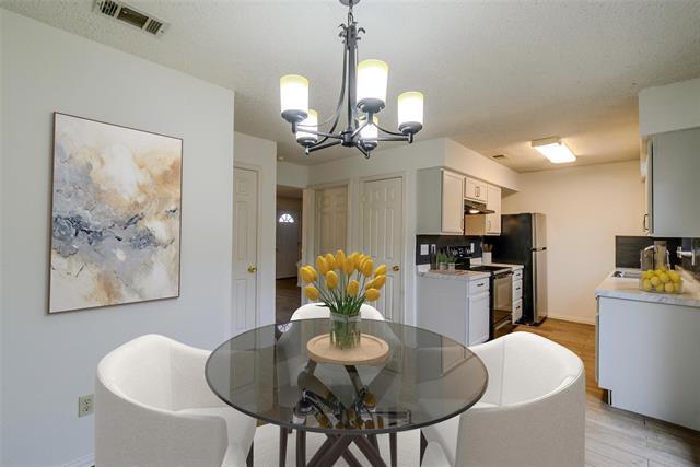 Foto del edificio - 929 Vedral Pl