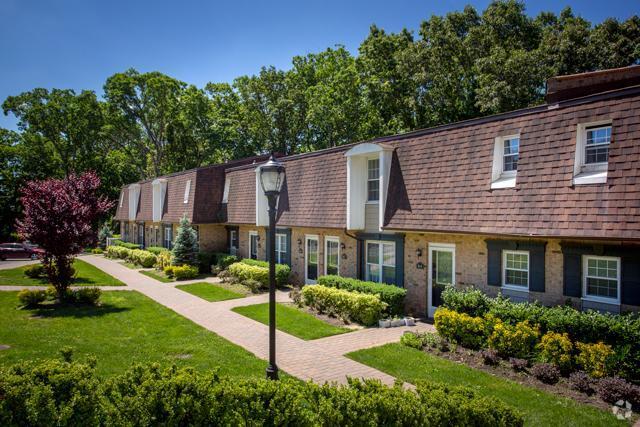 Building Photo - Fairfield Hillside At Coram