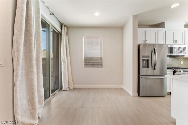 Foto del edificio - 11676 Golden Oriole Ave