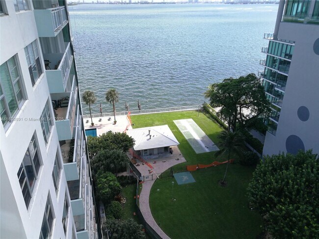 Foto del edificio - 3301 NE 5th Ave