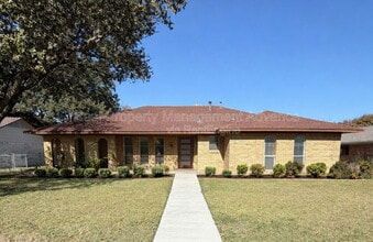 Building Photo - 905 Bromwich St