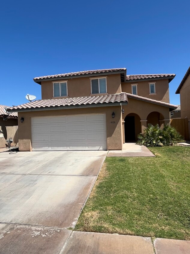 Foto principal - 615 Sky View Dr