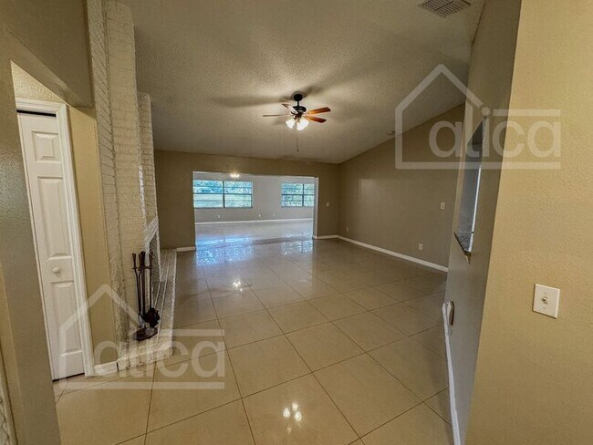 Foto del edificio - 17633 Meadowbridge Dr