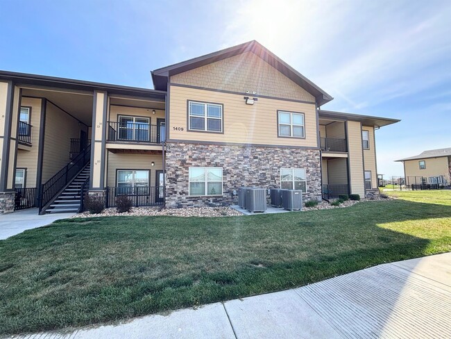 Building Photo - 1409 Genesis Dr