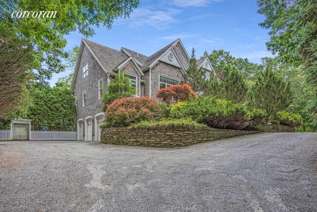 Building Photo - 2219 Deerfield Rd
