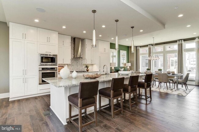 Building Photo - 5318 Merriam St