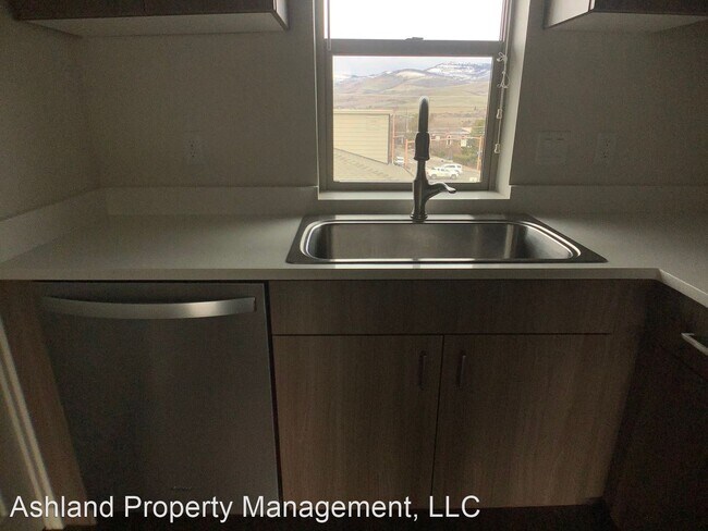 Foto del edificio - 1 br, 1 bath House - 33 S Mountain Ave