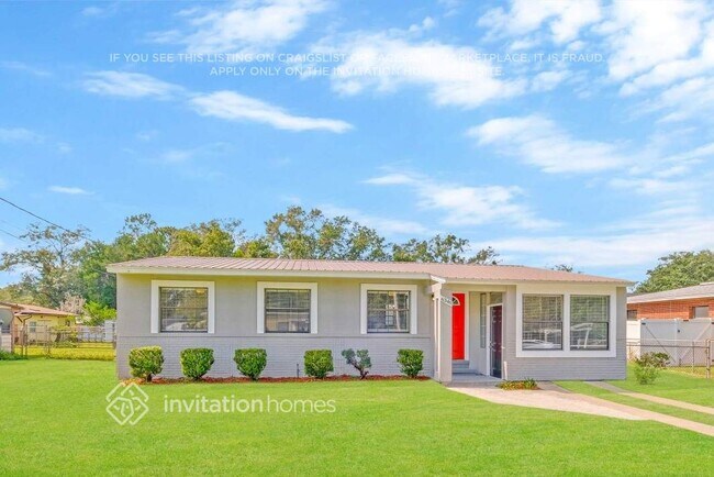 Building Photo - 6346 Commodore Dr