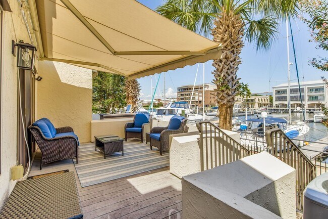 Building Photo - Experience Waterfront Living in Port Royal!
