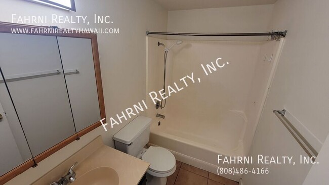 Building Photo - 84-707 Kiana Pl-#104A