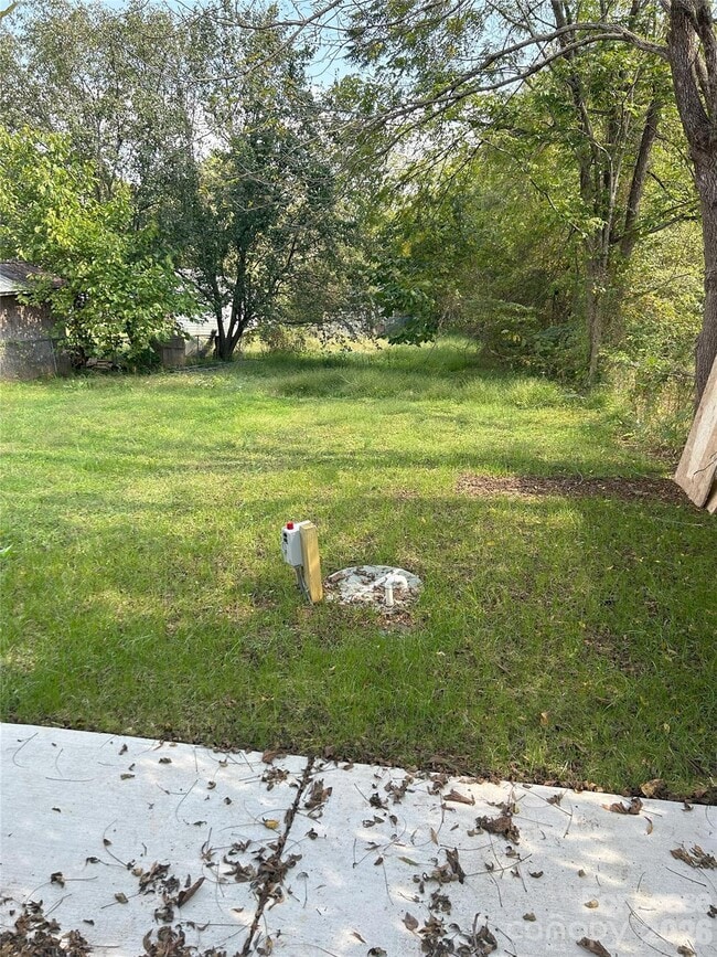 Building Photo - 303 S Main St