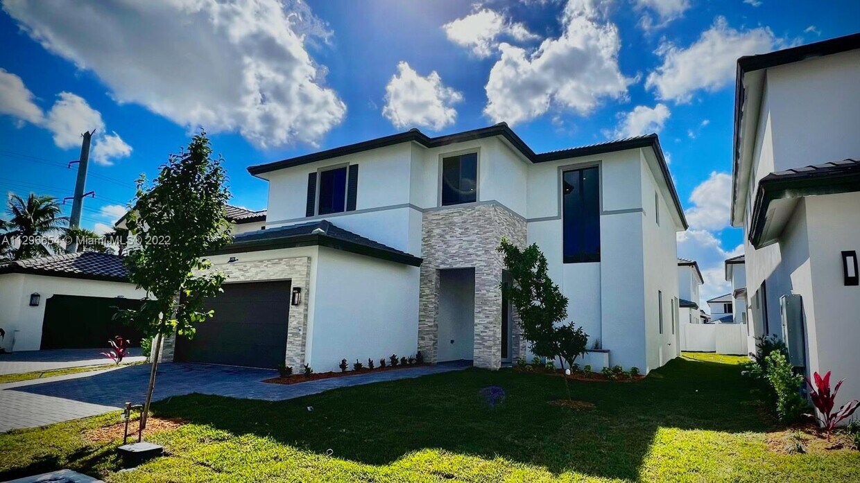 8078 NW 48th Terrace, Doral, FL 33166 House Rental in Doral, FL