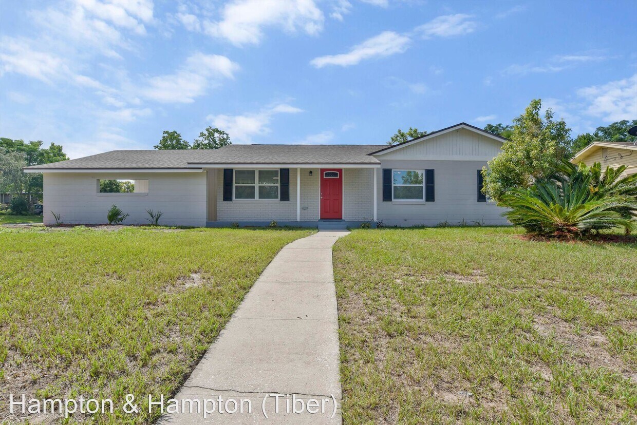 Foto principal - 4 br, 2 bath House - 5846 HARRINGTON DRIVE