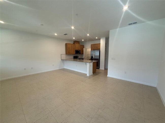 Building Photo - 9828 Walkway Dr
