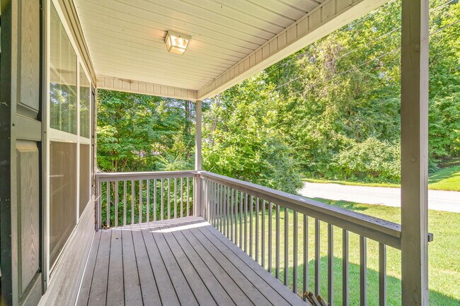 Building Photo - 2248 Quail Hollow Rd