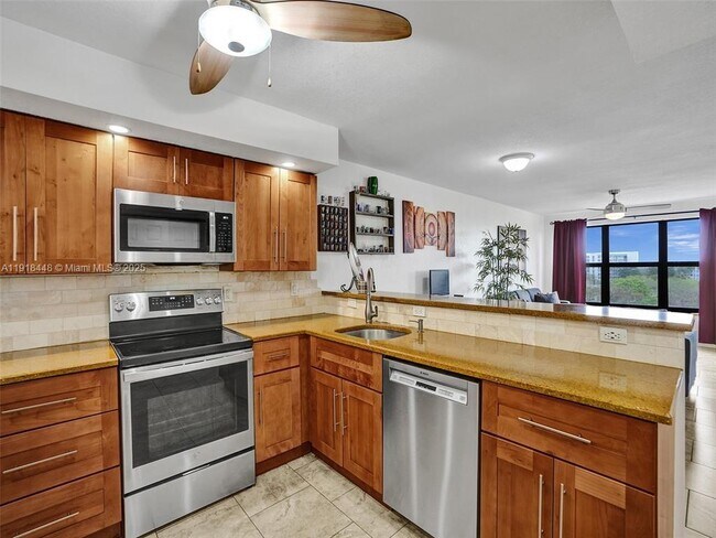 Foto del edificio - 2304 S Cypress Bend Dr