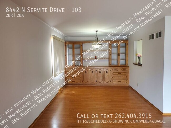 Foto del edificio - Beautiful Two Bedroom, Two Bathroom Lower ...