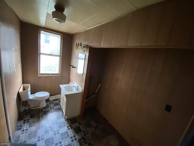 Building Photo - 4 br, 1.5 bath House - 111 Hamilton Ave