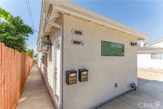 Building Photo - 10545 Leolang Ave