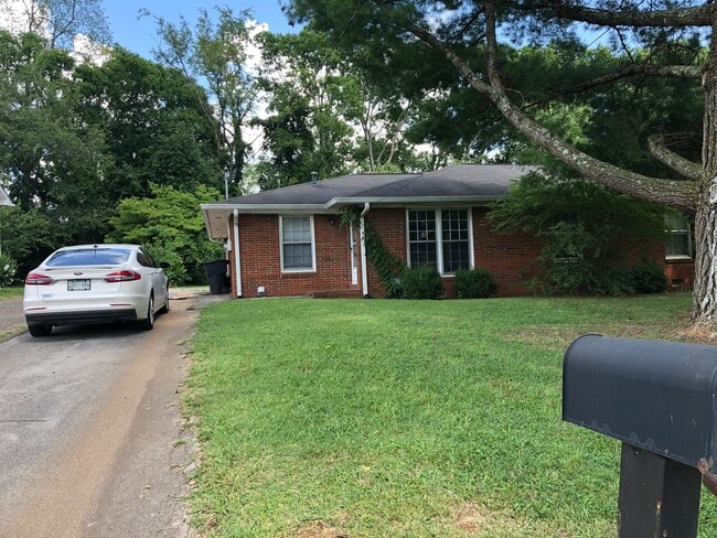 Building Photo - Two Bedroom One Bath