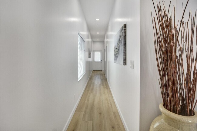 Foto del edificio - 3221-3223 Hannah Street