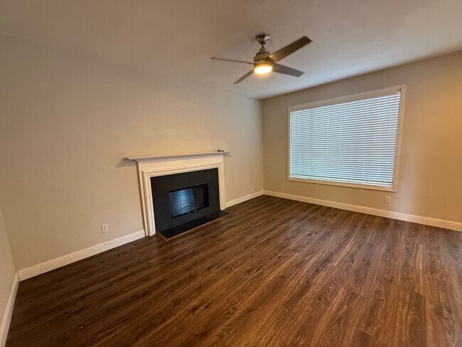 Foto del edificio - 9448 Cedarview Way