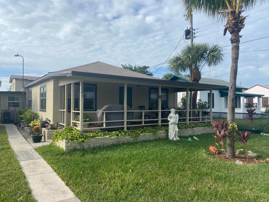 Photo - 3001 Avenue J (Riviera Beach, FL)