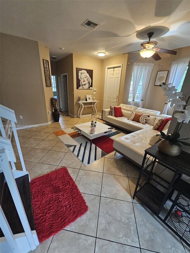 Foto del edificio - 21011 NW 14th Pl
