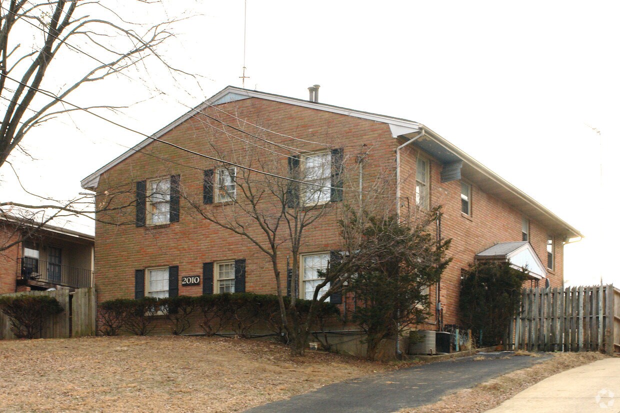 2010 Terril Ln, Louisville, KY 40218 Apartments in Louisville, KY