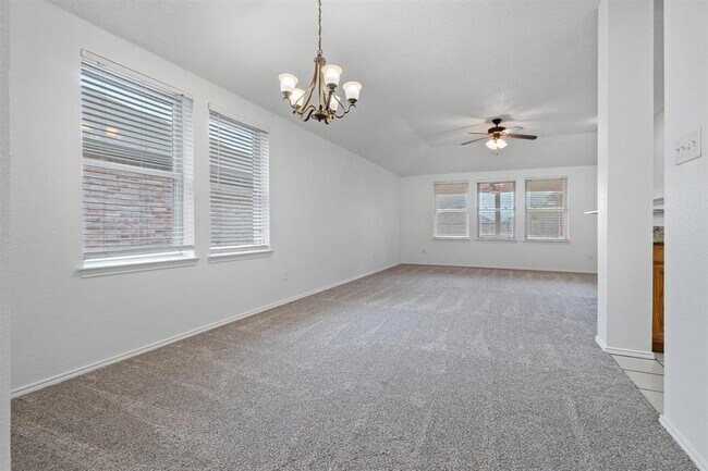 Foto del edificio - 202 Starlight Dr