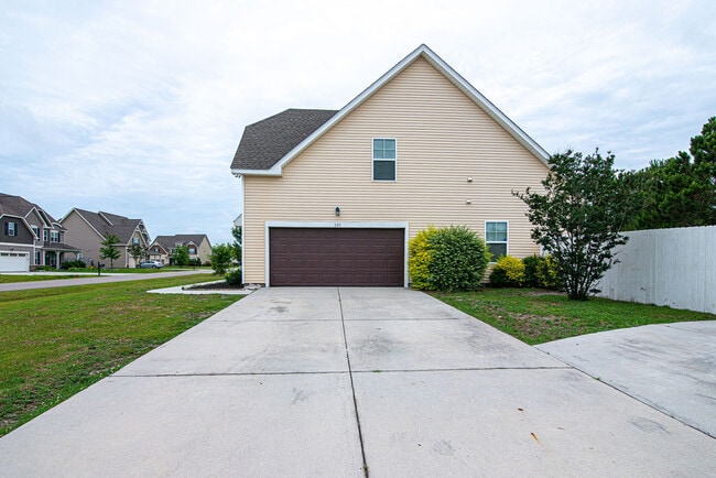 Foto del edificio - 601 Winfall Dr