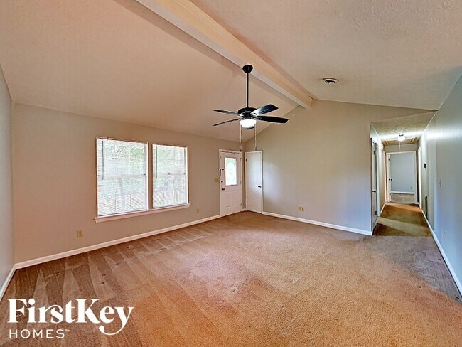 Building Photo - 2682 Highland Park Dr