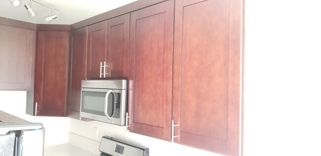 Building Photo - 822 Sartori Ave