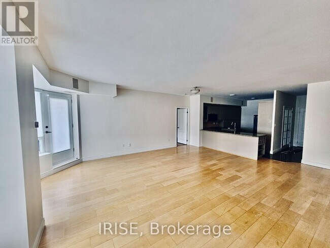 Photo du bâtiment - 77-677 McMurrich St