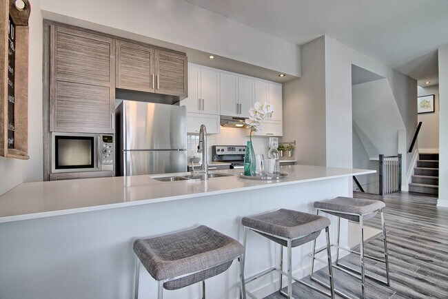 Building Photo - Plateau du parc